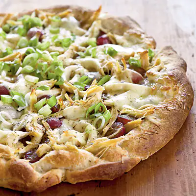 chicken-red-grape-and-pesto-pizza